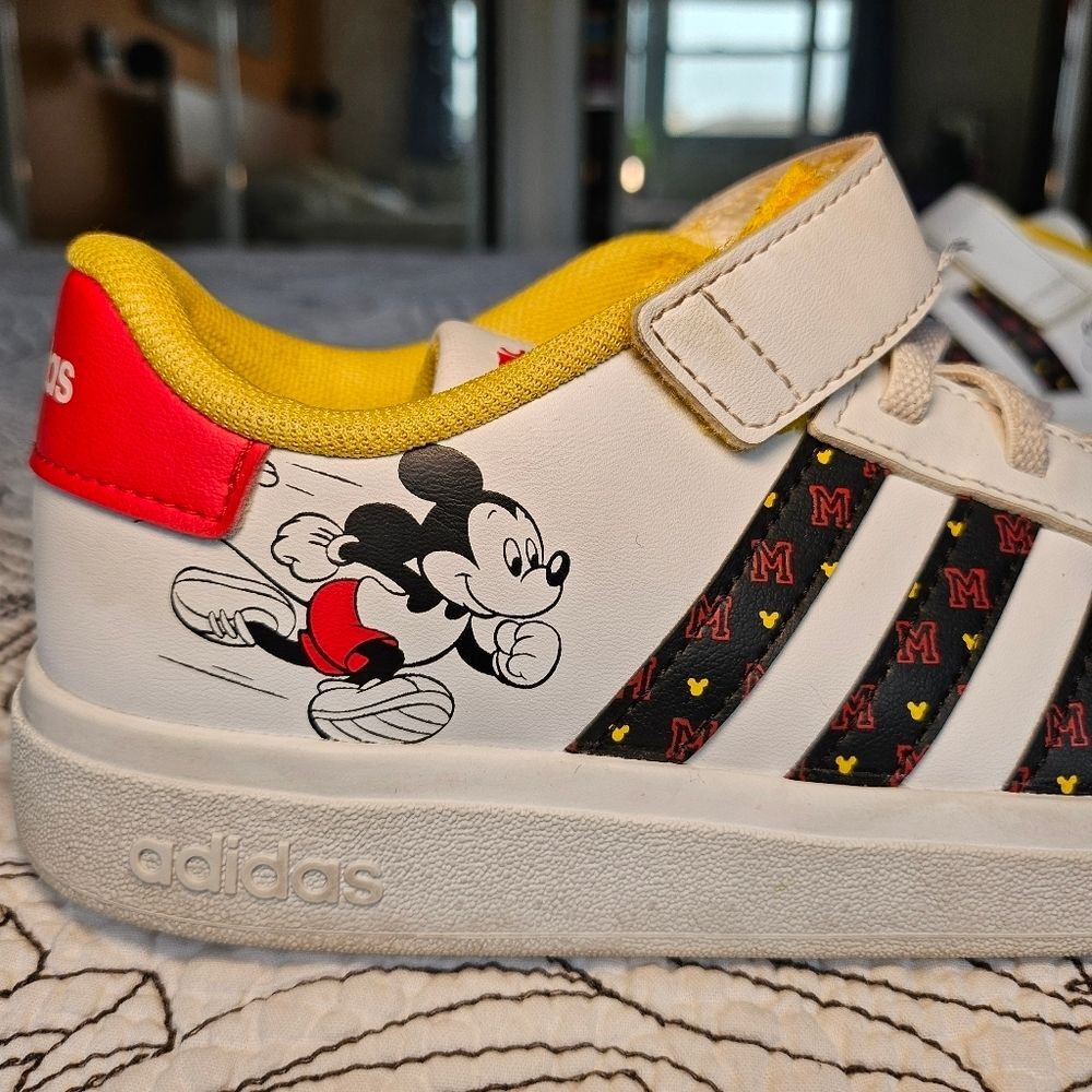 VGUC Adidas Disney Grand Court Mickey Mouse Velcro Sneakers Kids 2 - Picture 3 of 16